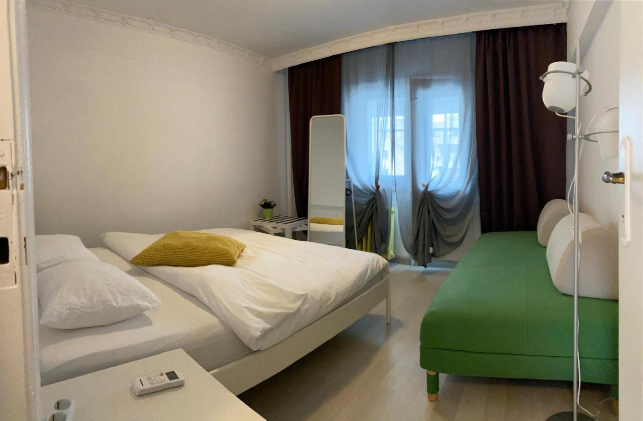 Green Apartment 41 Bukares Bagian luar foto