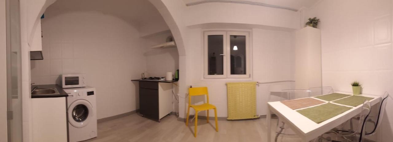 Green Apartment 41 Bukares Bagian luar foto
